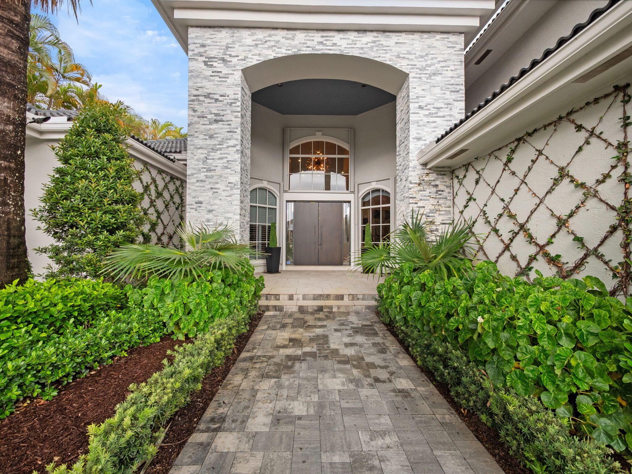 Image to showcase the property located at 1020 Grand Isle Terrace