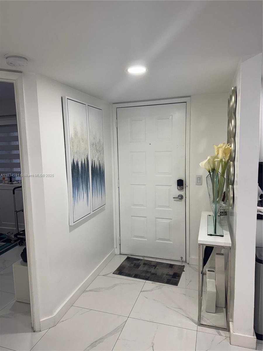 Ivanhoe East At Century V