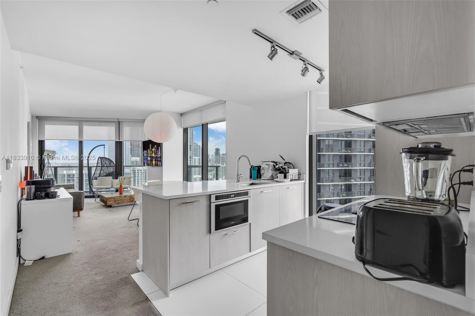 Condo for Sale in Miami, FL