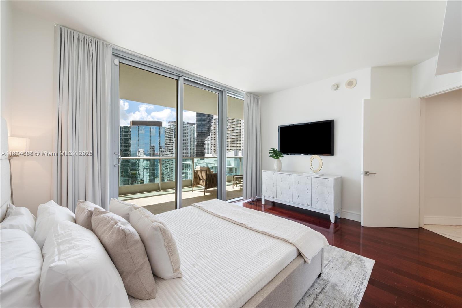 1331 Brickell Bay Dr #2705, Miami FL 33131