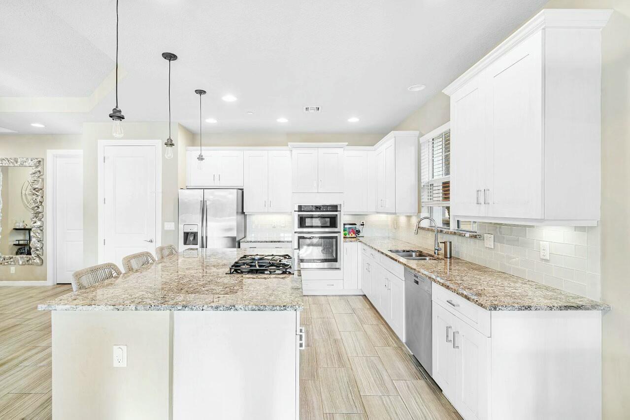 Image to showcase the property located at 195 Tresana Boulevard 167