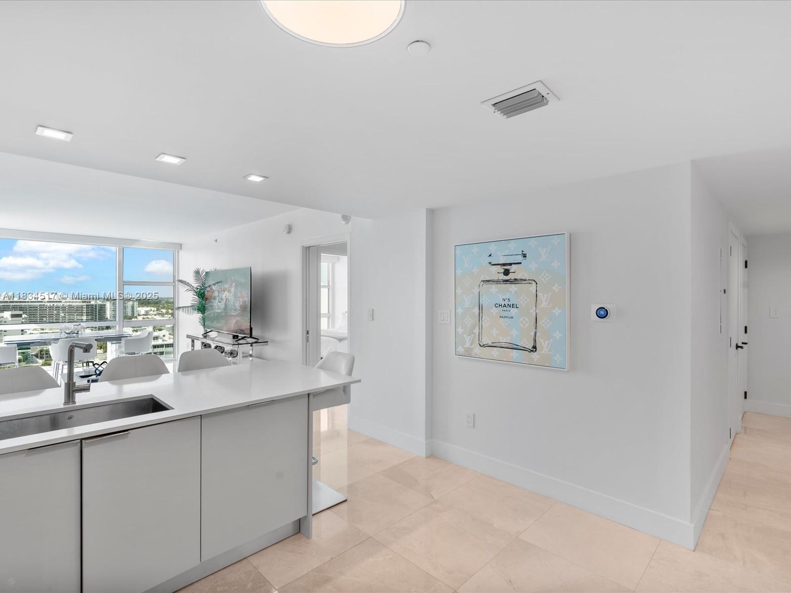 6801 Collins Ave #1402 Door (1412 Legal), Miami Beach FL 33141