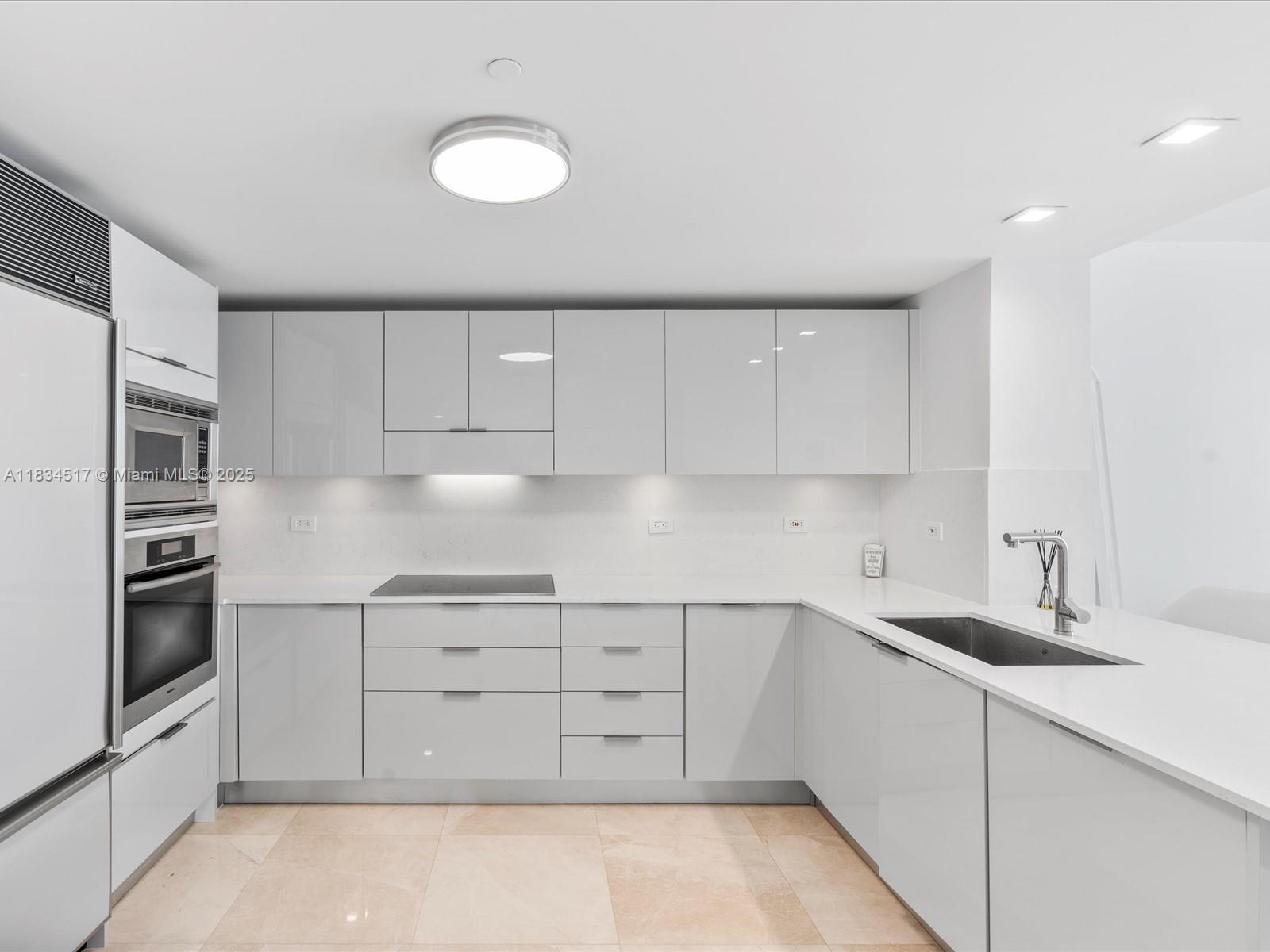 6801 Collins Ave #1402 Door (1412 Legal), Miami Beach FL 33141