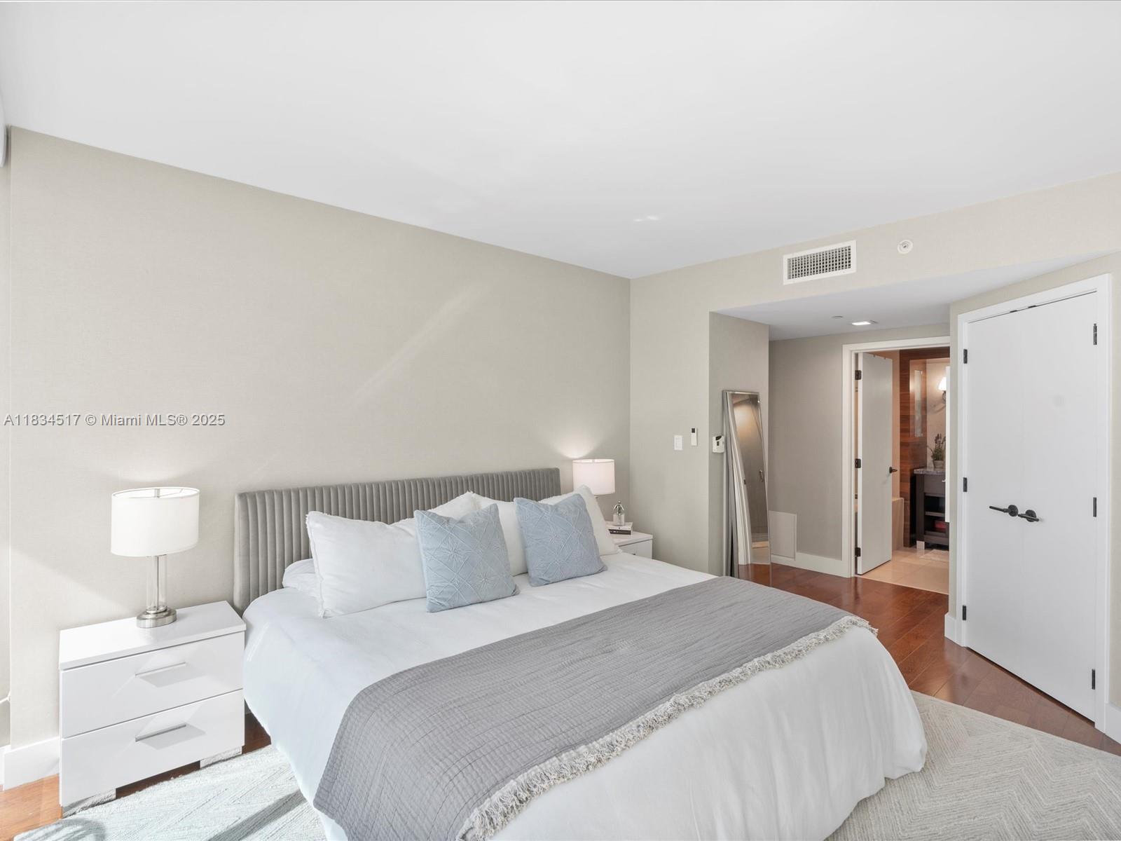 6801 Collins Ave #1402 Door (1412 Legal), Miami Beach FL 33141