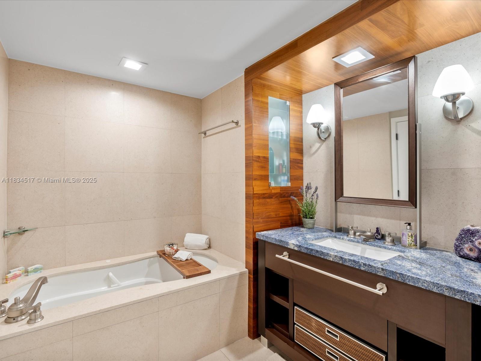 6801 Collins Ave #1402 Door (1412 Legal), Miami Beach FL 33141