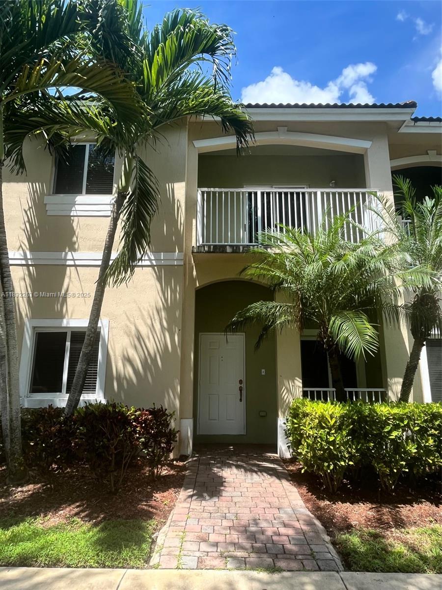 SPACIOUS 4 BR/ 3 BA TOWNHOME W/ GARAGE IN CALI GREENS @ KEYS GATE. FEATURES LAMINATE FLOORS THROUGHOUT, GRANITE COUNTERS IN KITCHEN, LARGE PANTRY, OVERSIZED MASTER SUITE W/ DOUBLE CLOSETS & BALCONY, LAUNDRY ROOM UPSTAIRS AND A BEDROOM & BATH ON 1ST FLOOR. RENT INCLUDES DIRECTV CABLE & INTERNET, ALARM MONITORING, SECURITY, TRASH, LAWN MAINT AND COMMUNITY POOL ACCESS. ONLY 2 MONTHS TO MOVE IN.