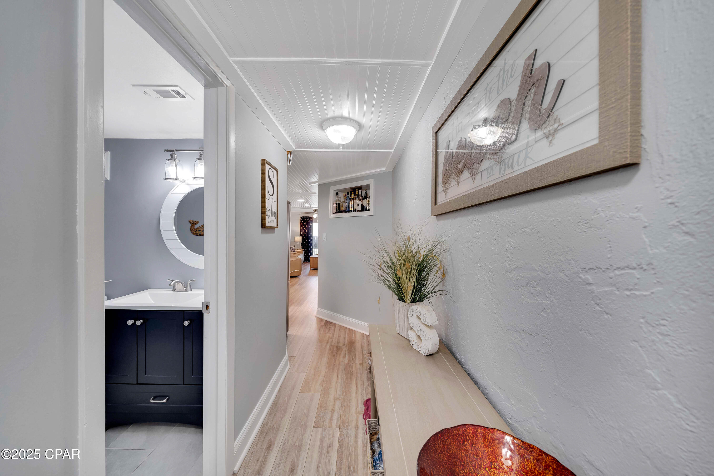 Image 4 For 8727 Thomas Drive B18