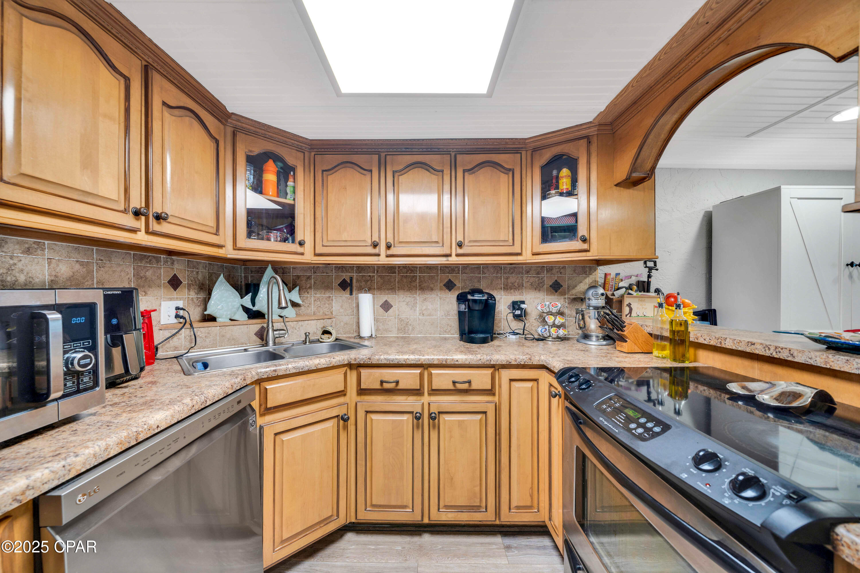 Image 9 For 8727 Thomas Drive B18
