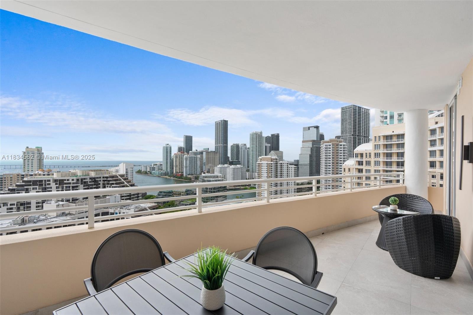 848 Brickell Key Dr #2705, Miami FL 33131