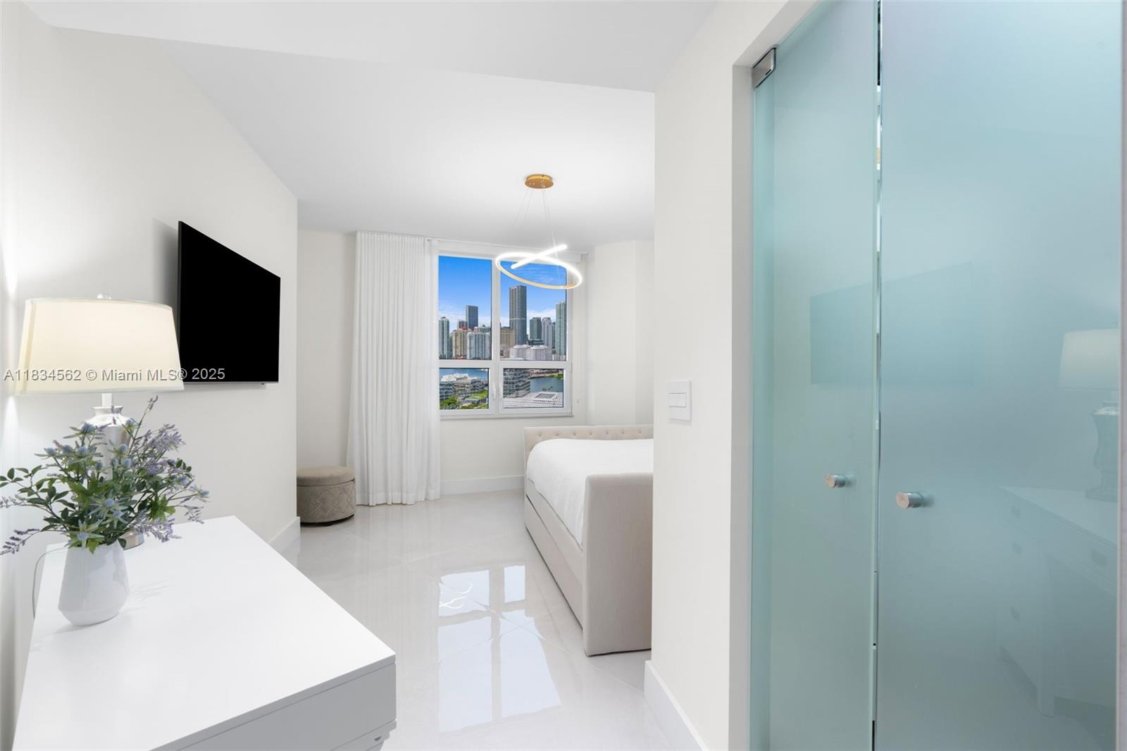 848 Brickell Key Dr #2705, Miami FL 33131
