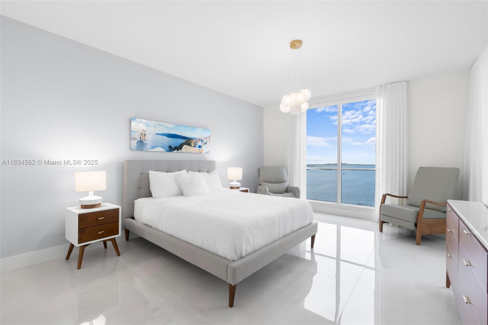 848 Brickell Key Dr #2705, Miami FL 33131