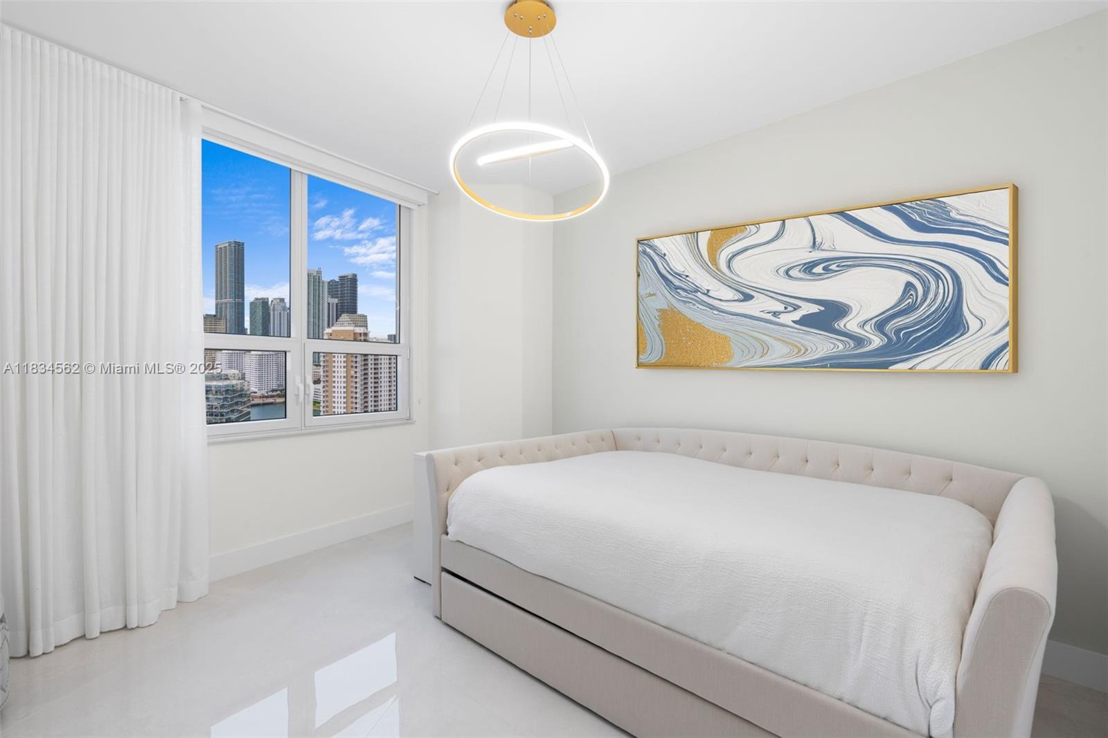 848 Brickell Key Dr #2705, Miami FL 33131