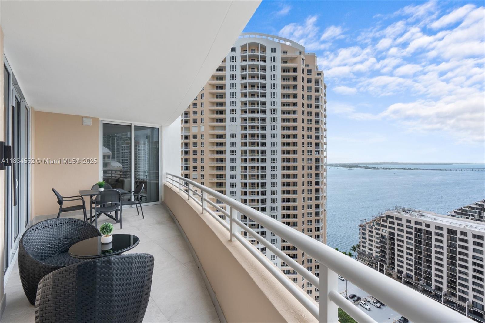 848 Brickell Key Dr #2705, Miami FL 33131
