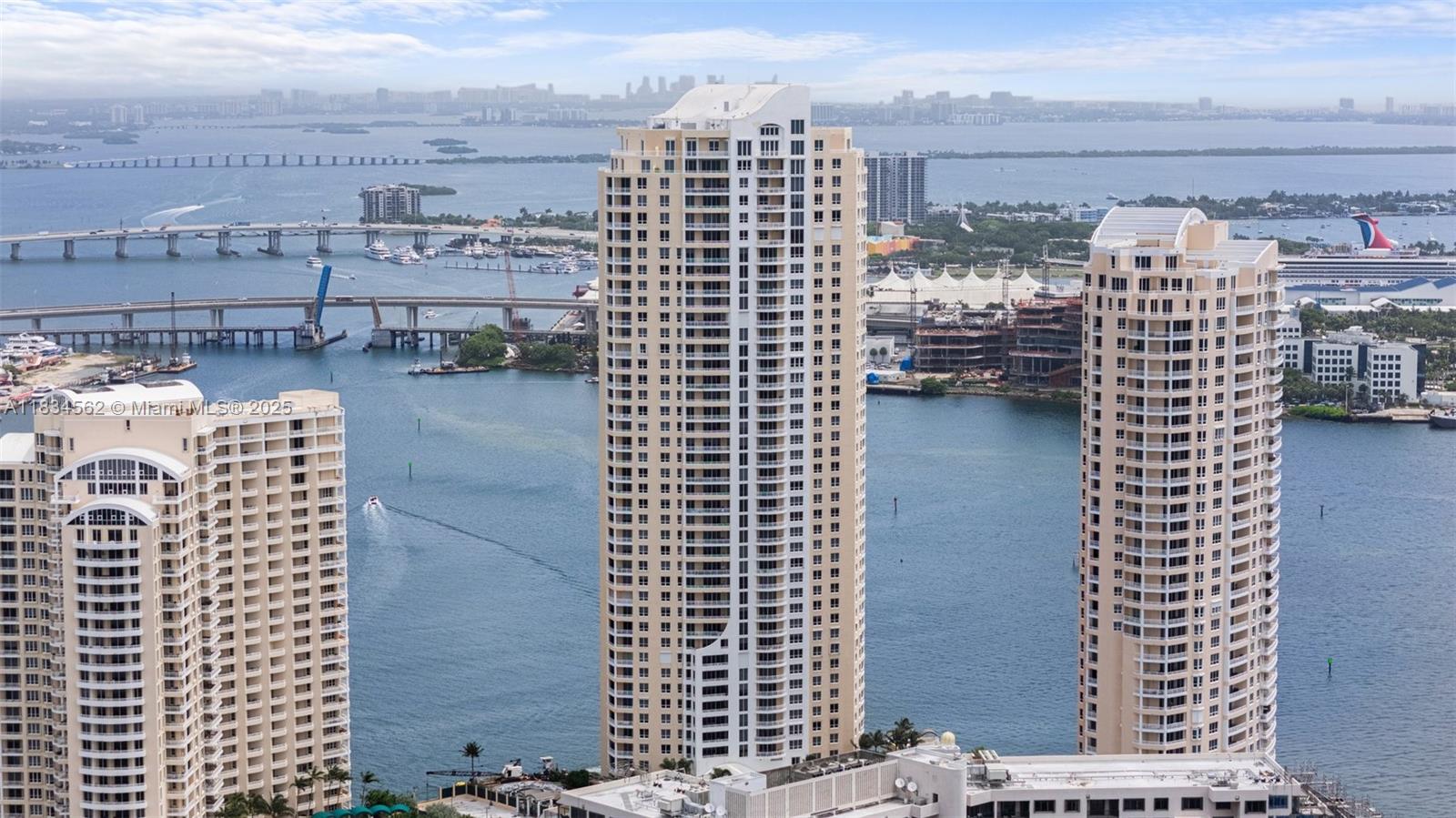 848 Brickell Key Dr #2705, Miami FL 33131