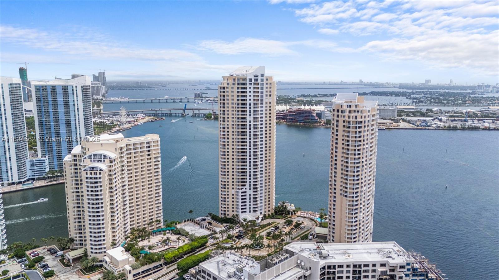 848 Brickell Key Dr #2705, Miami FL 33131