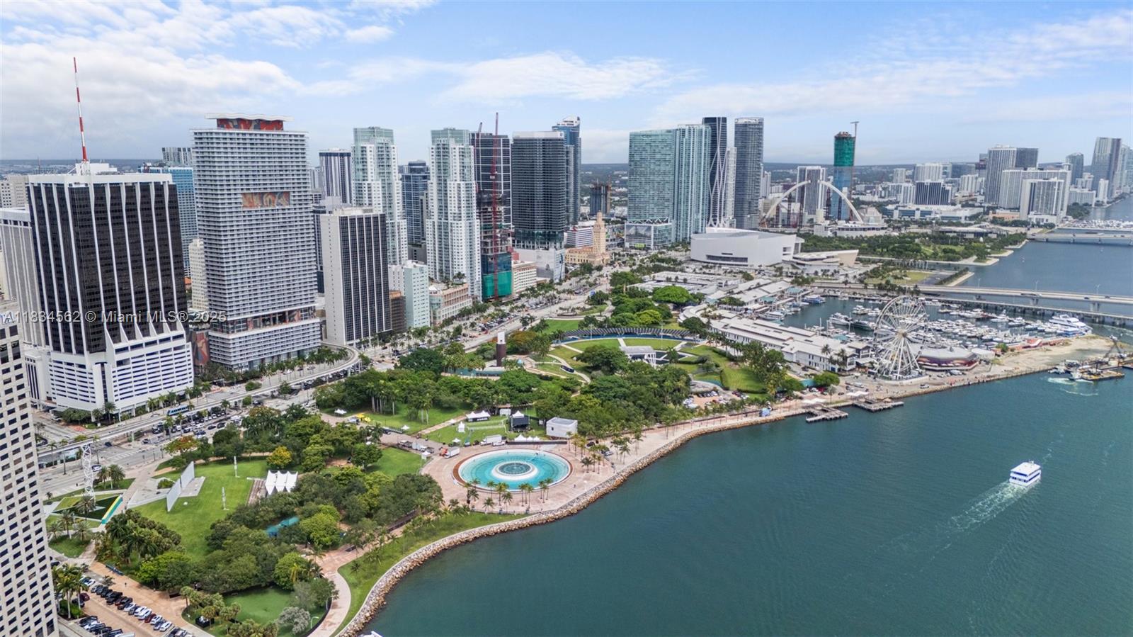 848 Brickell Key Dr #2705, Miami FL 33131