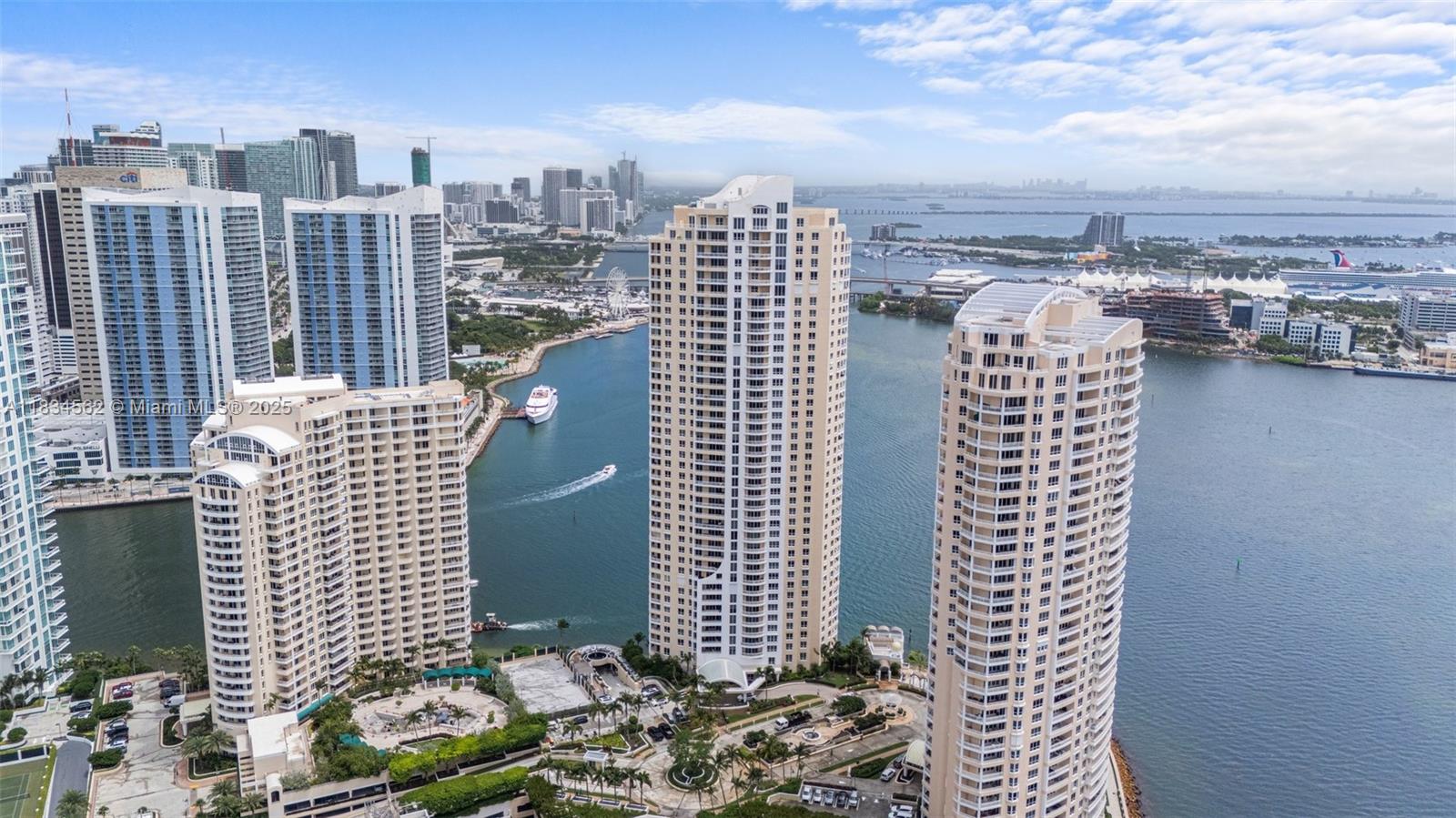 848 Brickell Key Dr #2705, Miami FL 33131