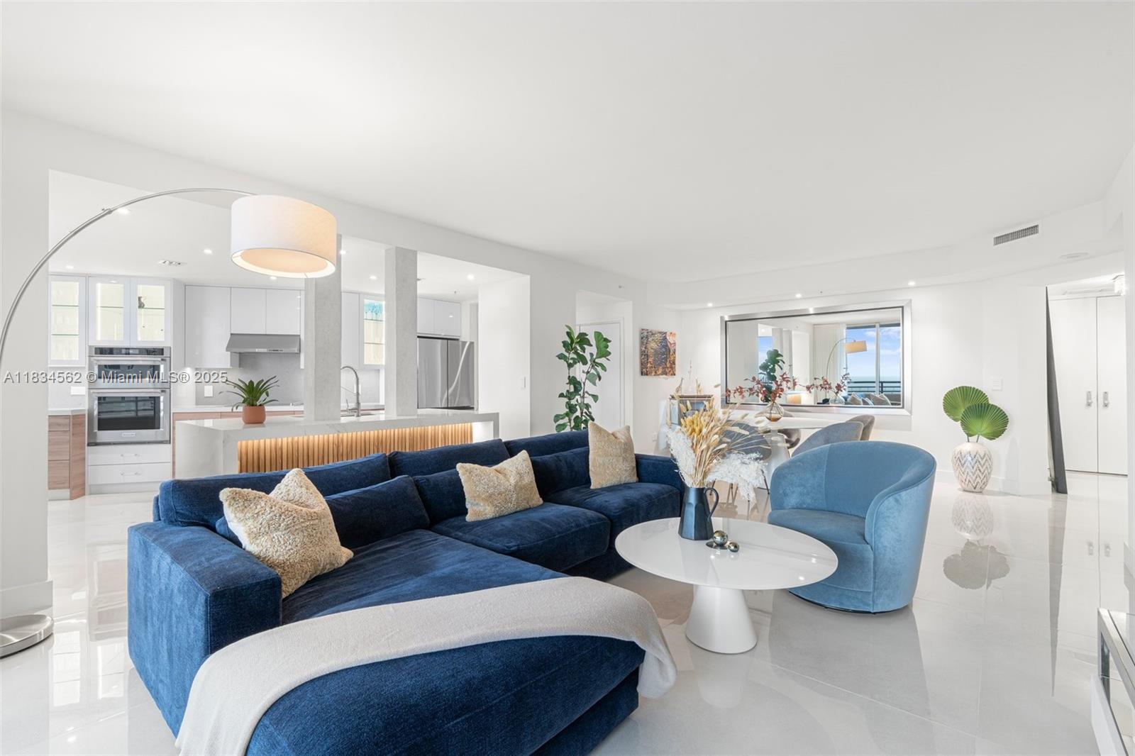848 Brickell Key Dr #2705, Miami FL 33131