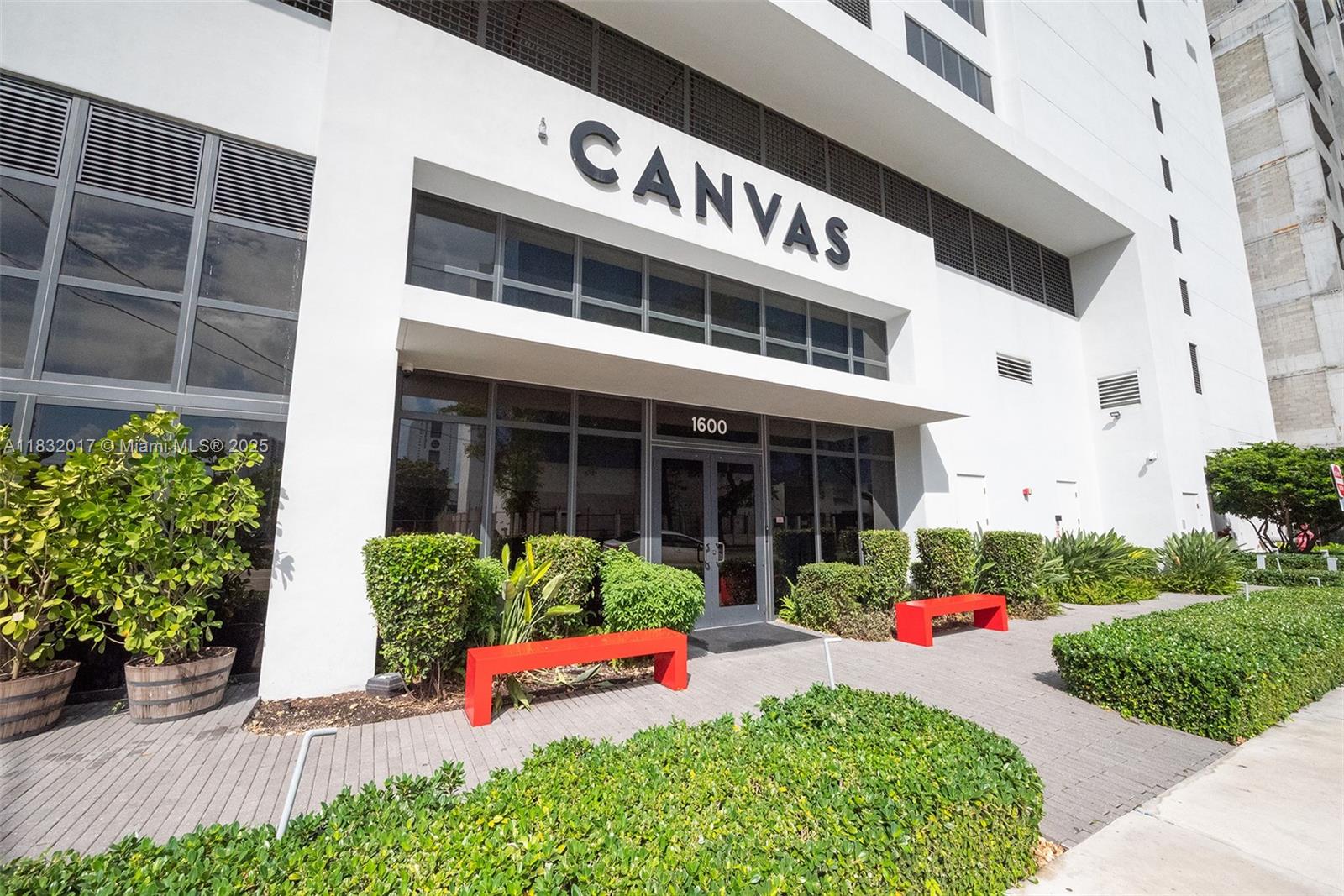 Condo for Sale in Miami, FL