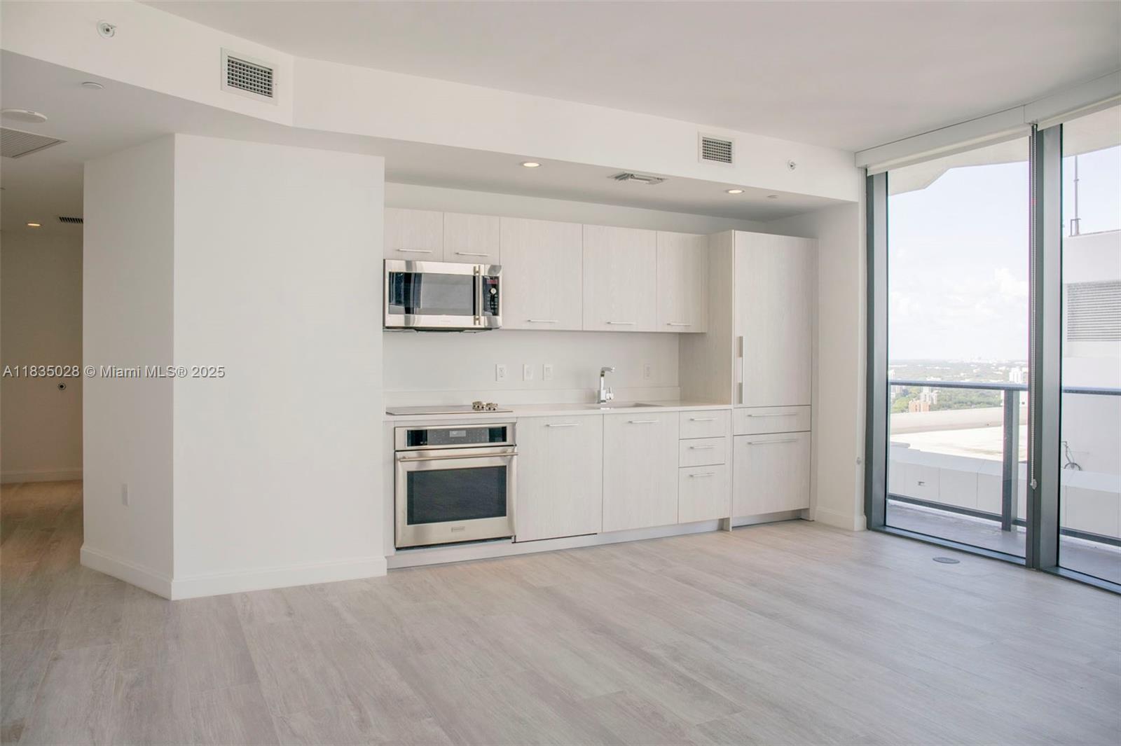 55 SW 9 #3008, Miami FL 33130