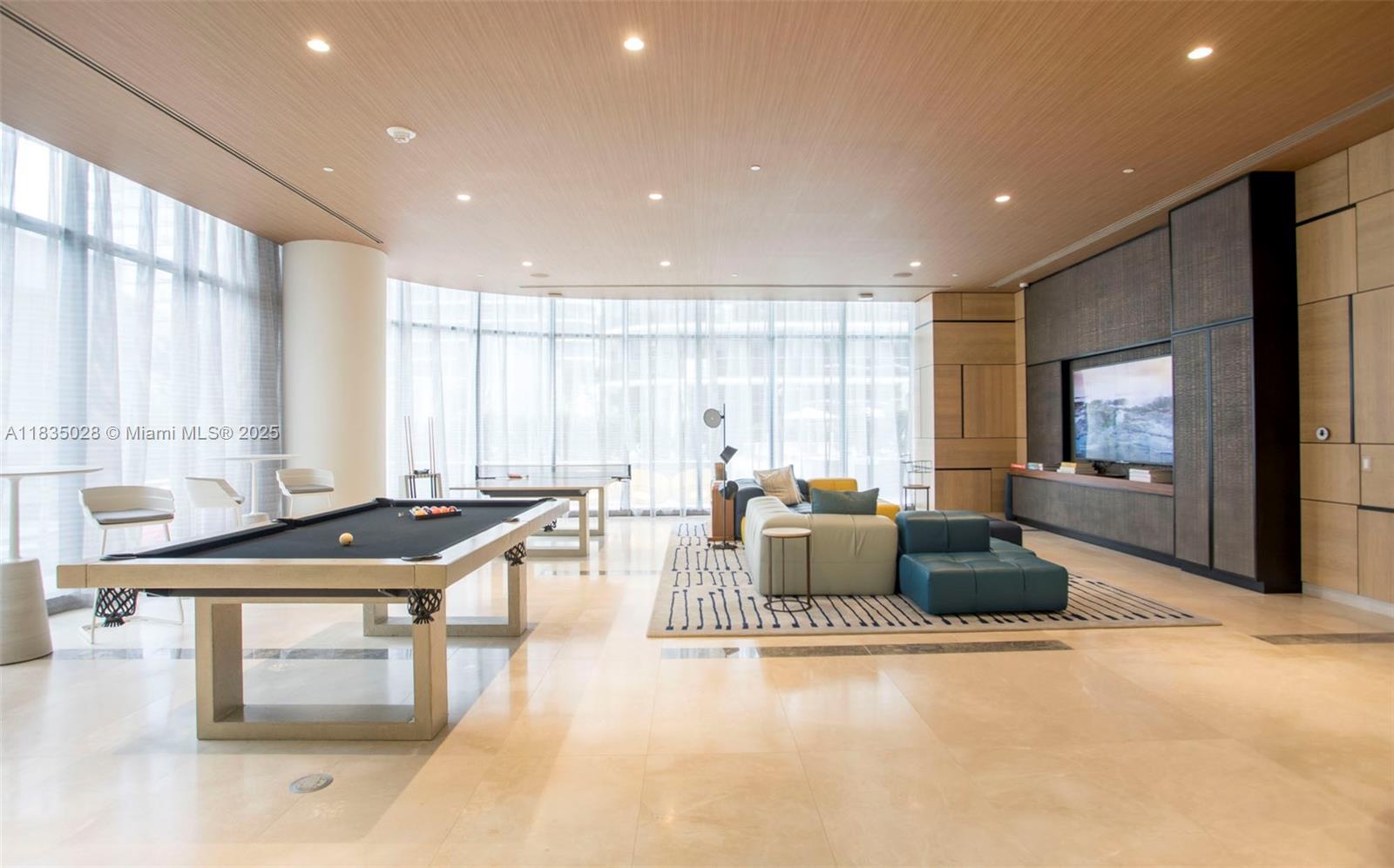 55 SW 9 #3008, Miami FL 33130