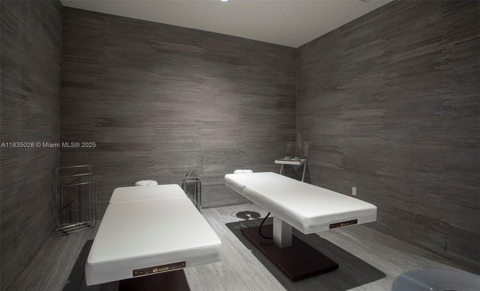 55 SW 9 #3008, Miami FL 33130