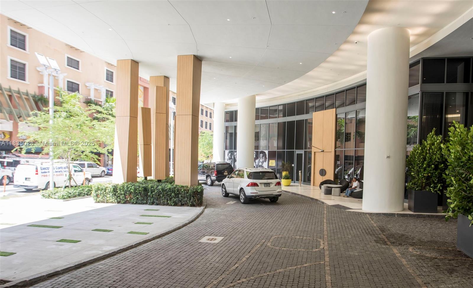 55 SW 9 #3008, Miami FL 33130