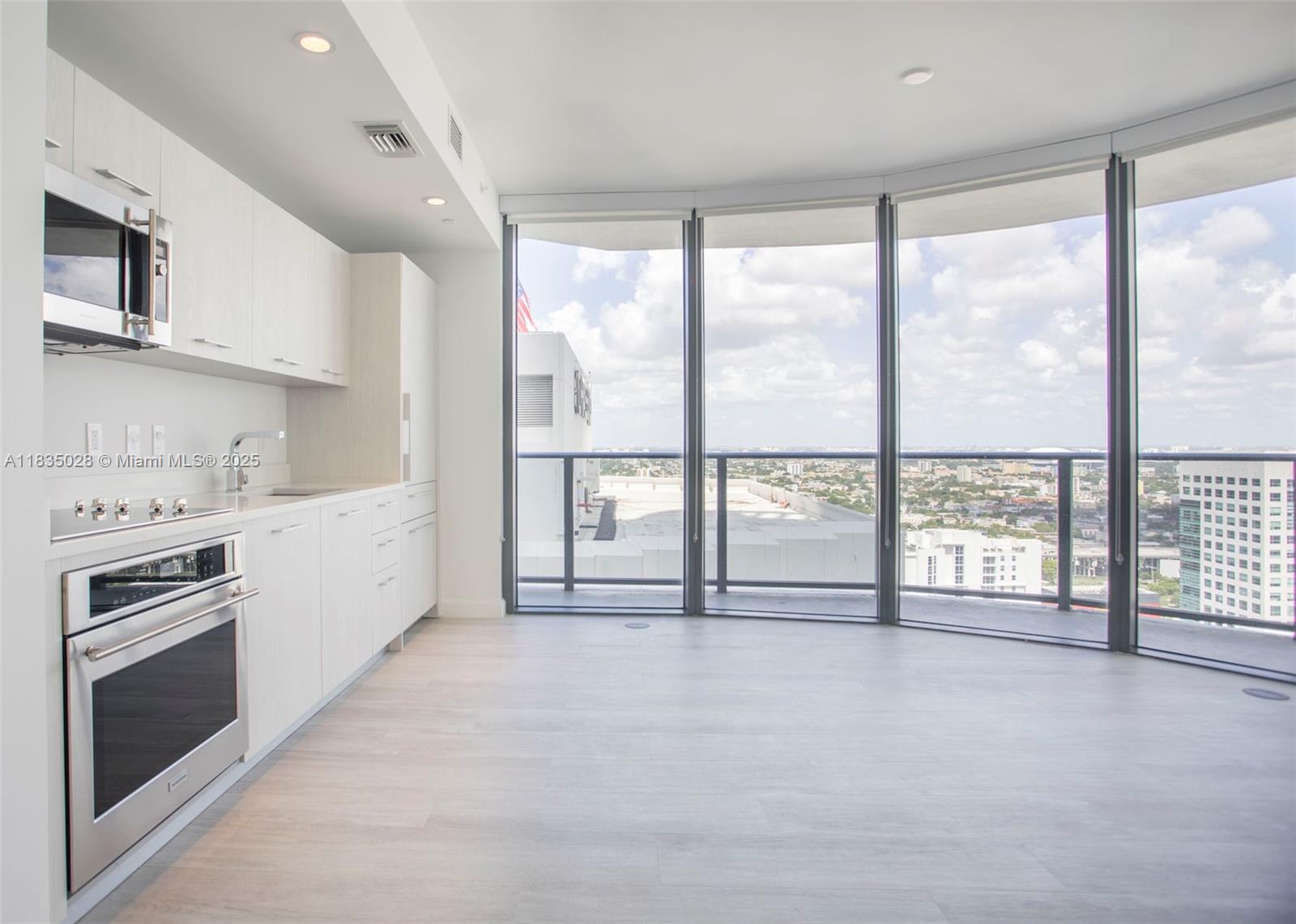 55 SW 9 #3008, Miami FL 33130