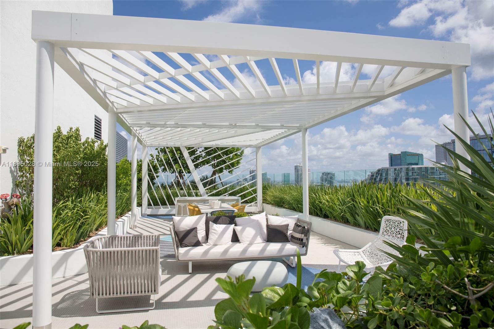 55 SW 9 #3008, Miami FL 33130