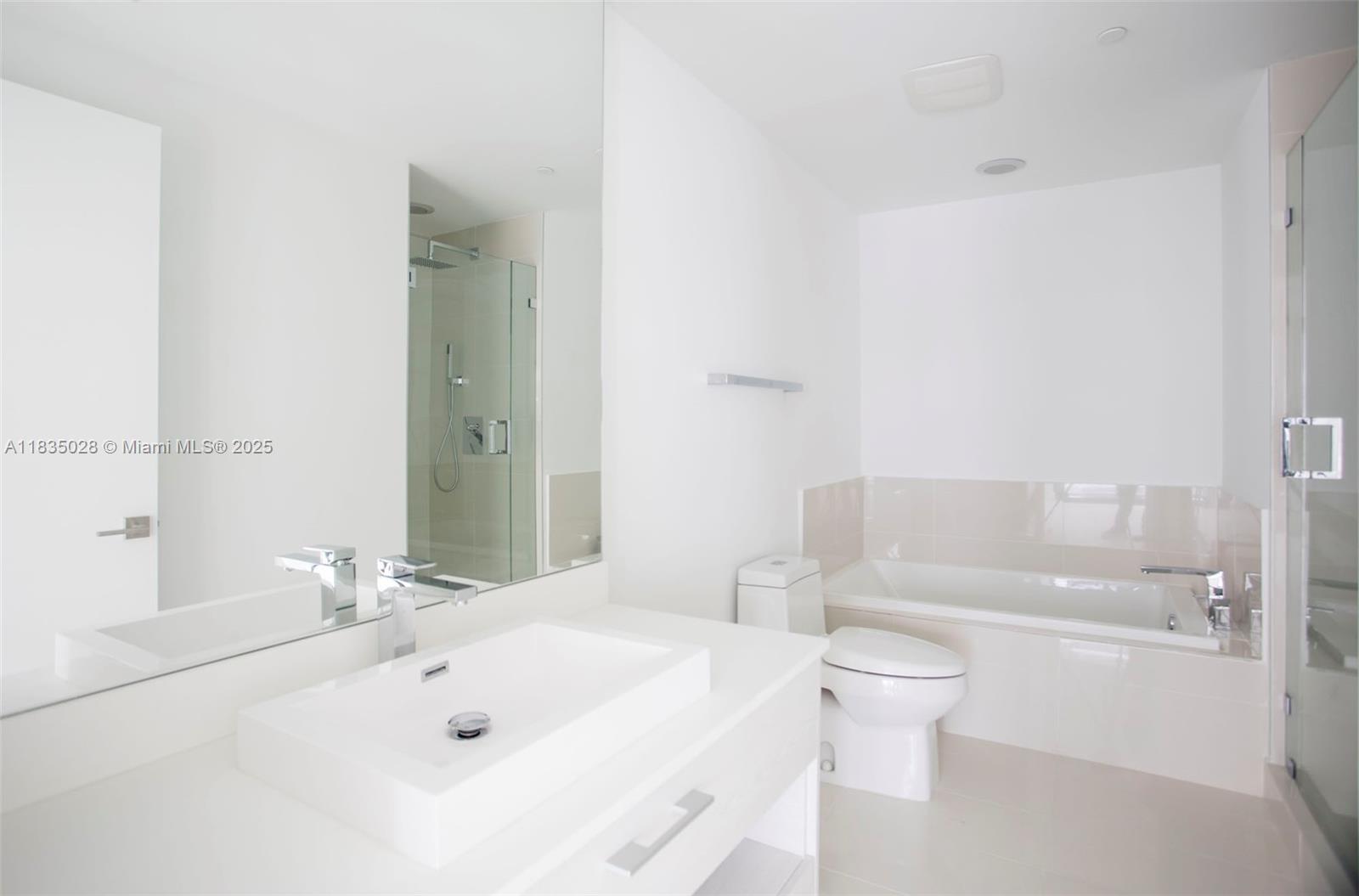 55 SW 9 #3008, Miami FL 33130