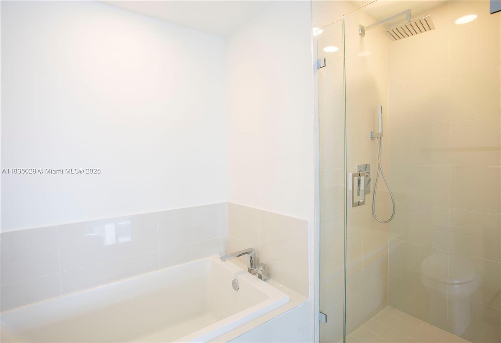 55 SW 9 #3008, Miami FL 33130