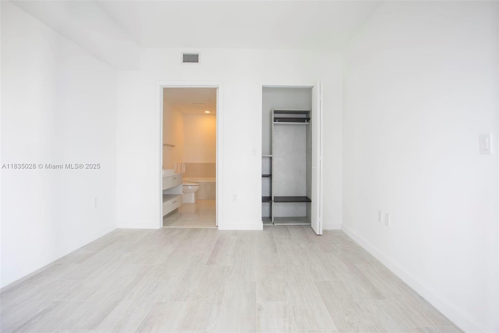55 SW 9 #3008, Miami FL 33130