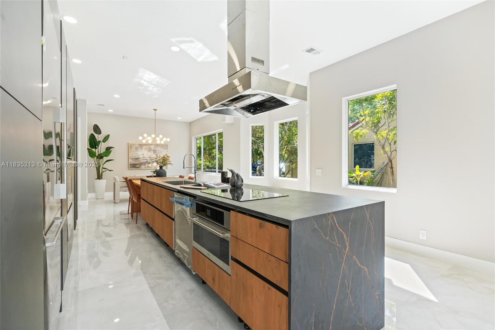 531 Stonemont Dr, Weston, Florida image 1