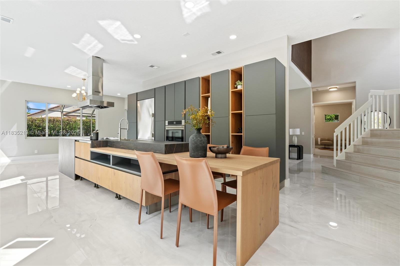 531 Stonemont Dr, Weston, Florida image 2