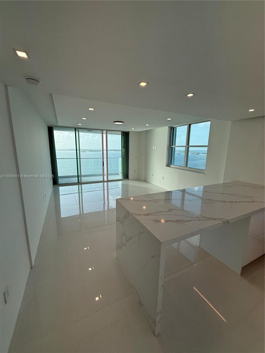 800 Claughton Island Dr #2405, Miami FL 33131