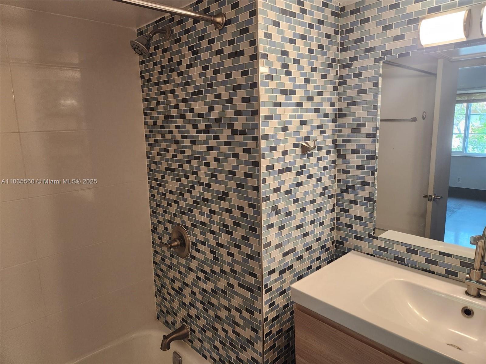 124 NE 19th Ct #206B, Wilton Manors, Florida image 18
