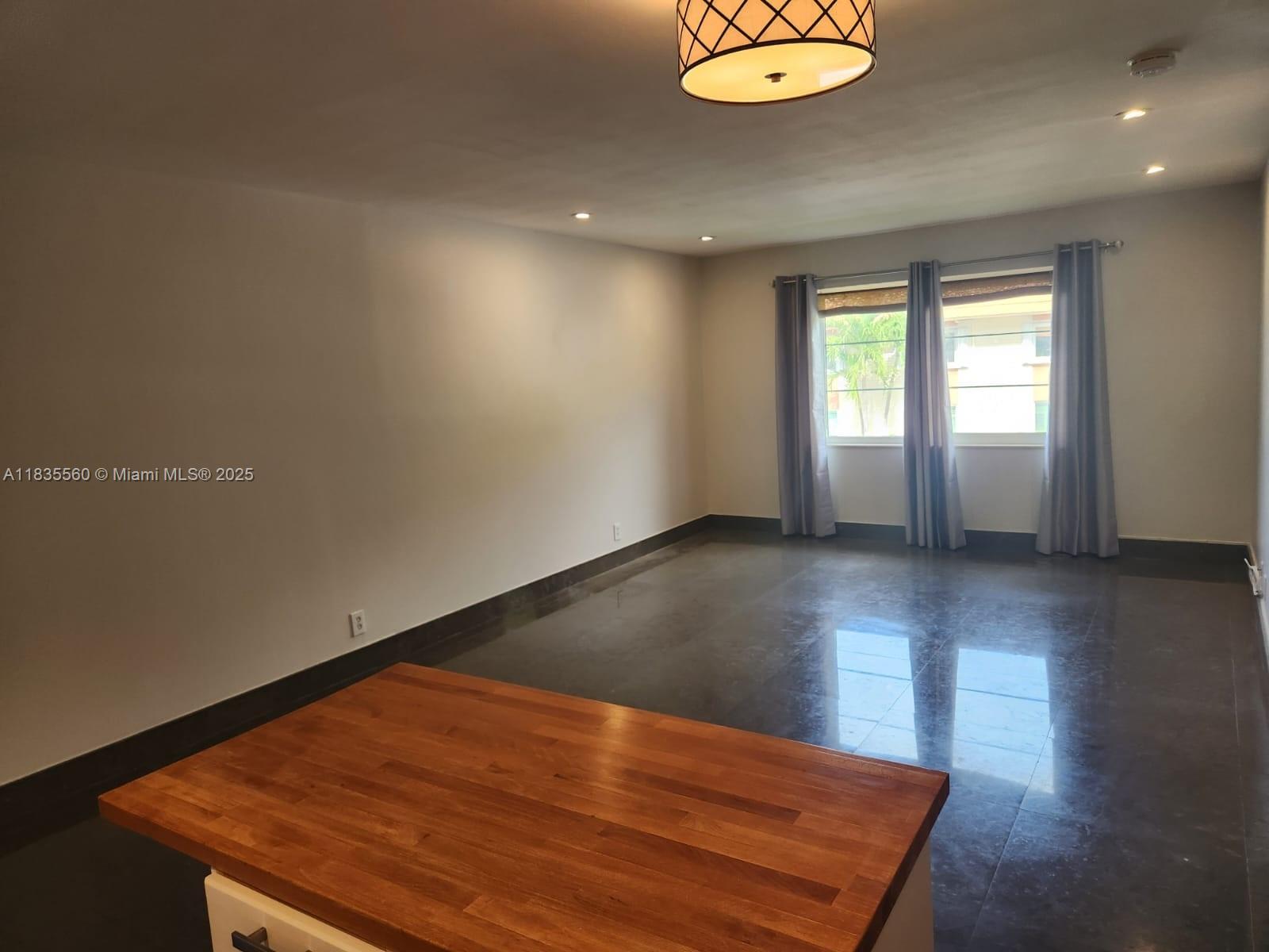 124 NE 19th Ct #206B, Wilton Manors, Florida image 6