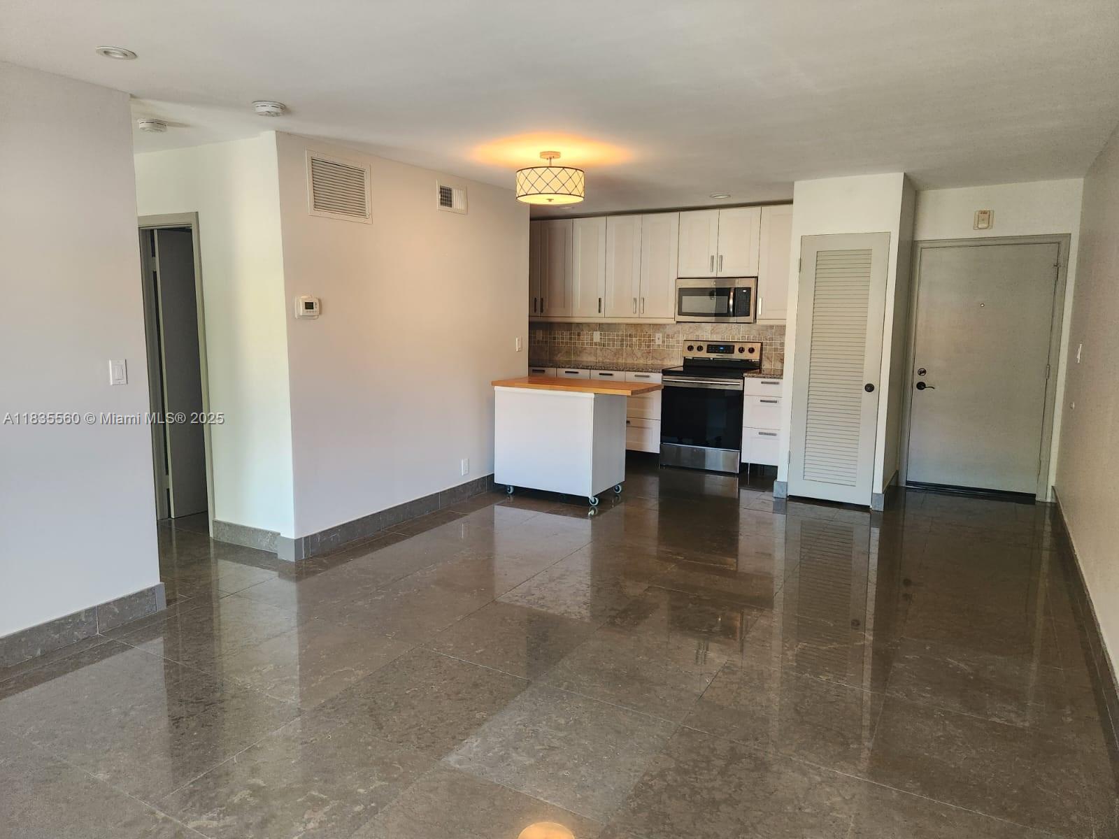 124 NE 19th Ct #206B, Wilton Manors, Florida image 7
