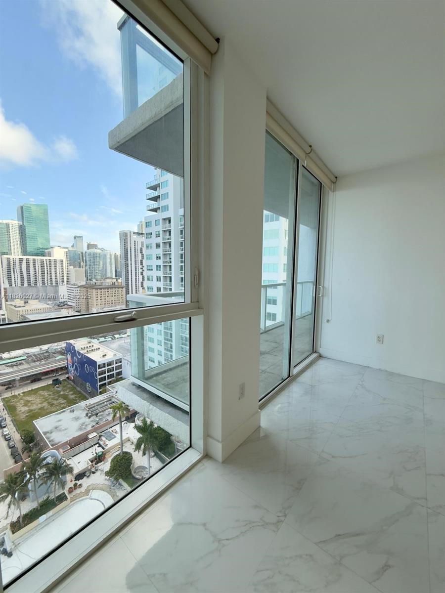 244 Biscayne Blvd #2305, Miami FL 33132