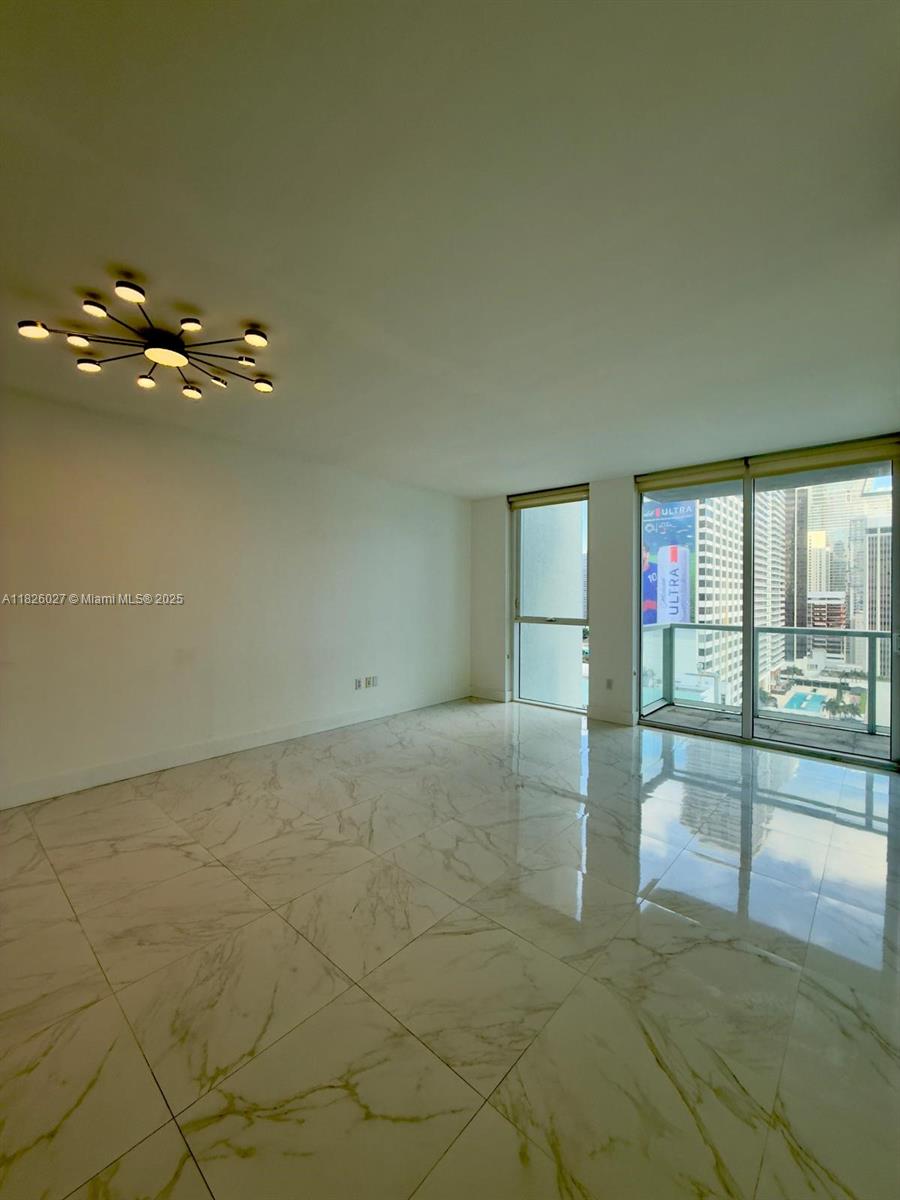 244 Biscayne Blvd #2305, Miami FL 33132