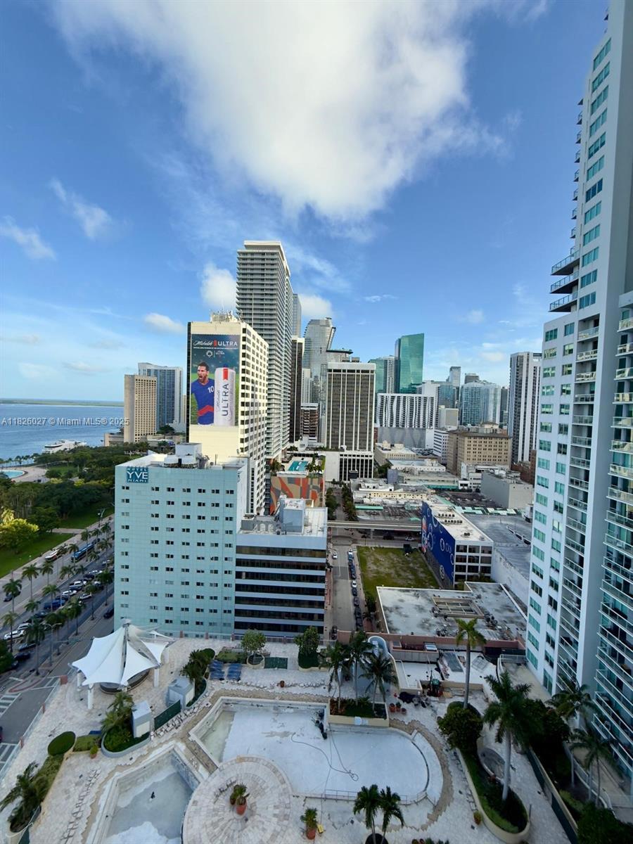 244 Biscayne Blvd #2305, Miami FL 33132