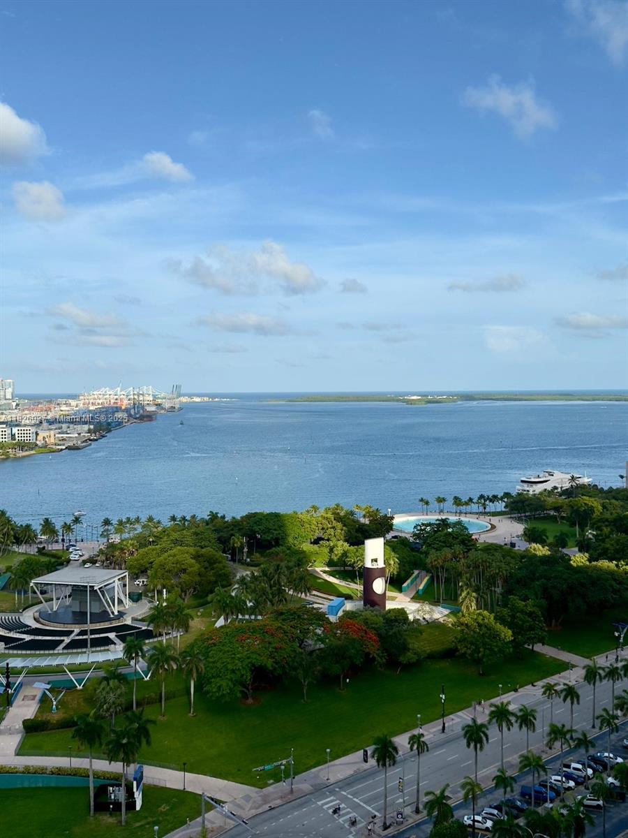 244 Biscayne Blvd #2305, Miami FL 33132