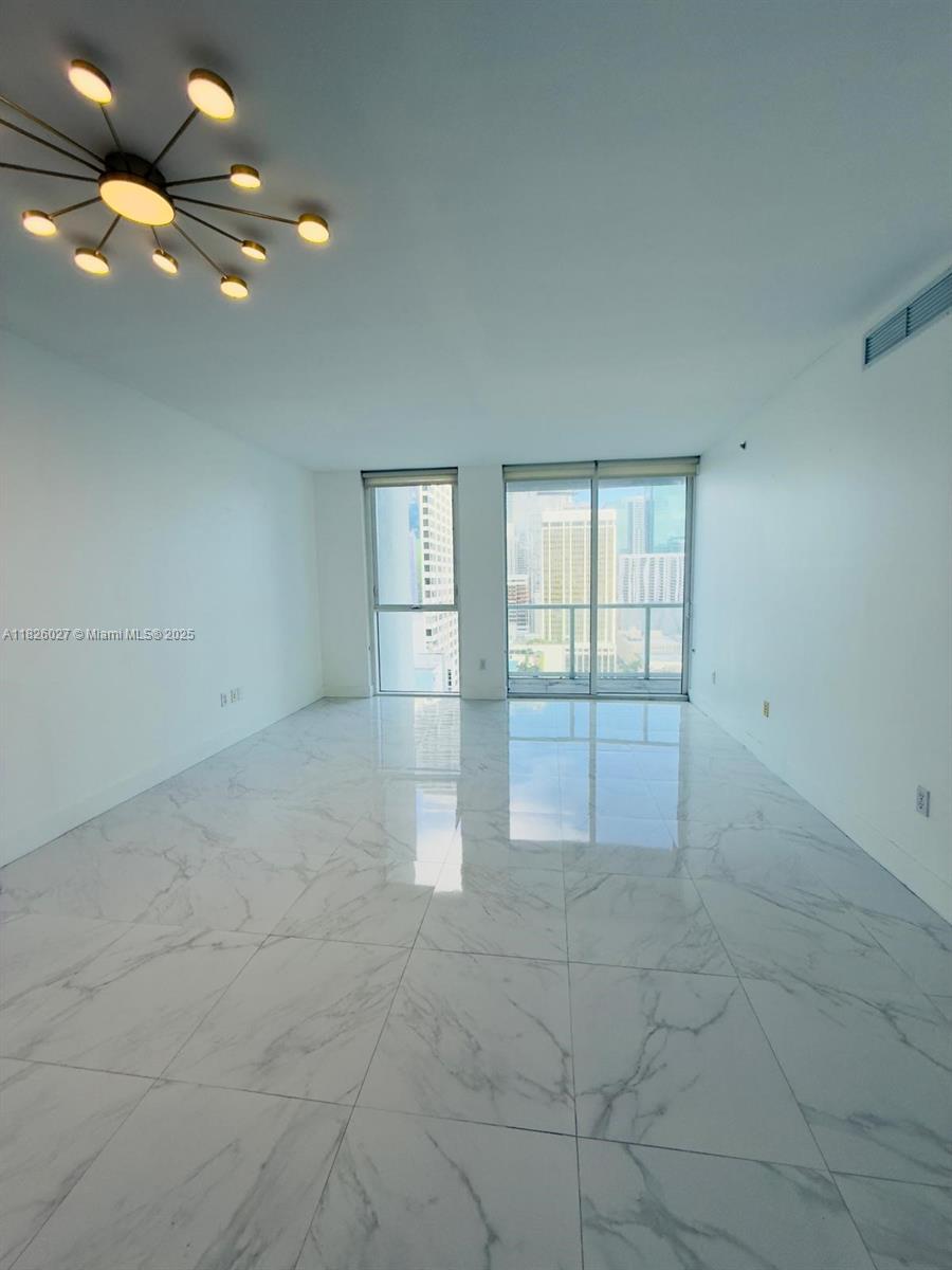 244 Biscayne Blvd #2305, Miami FL 33132