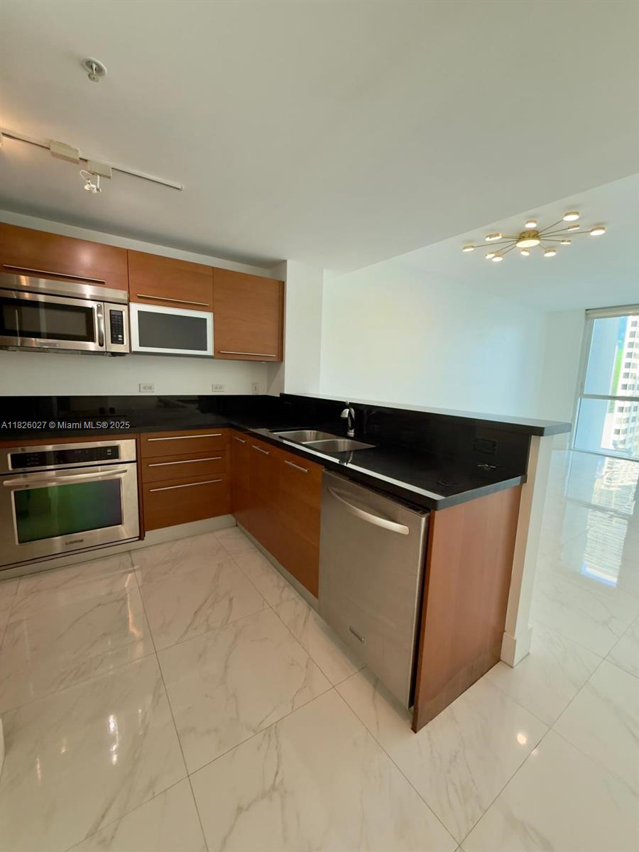 244 Biscayne Blvd #2305, Miami FL 33132