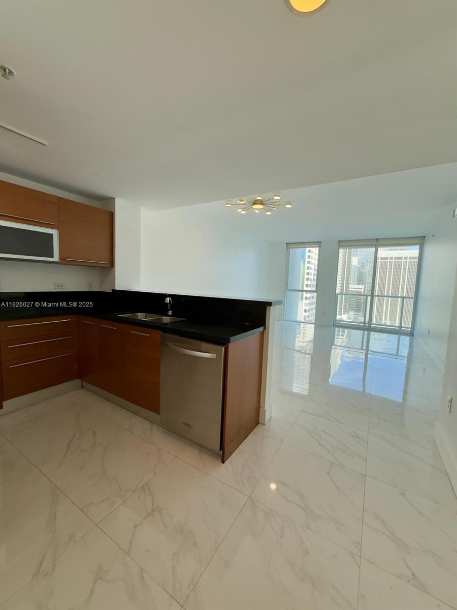 244 Biscayne Blvd #2305, Miami FL 33132
