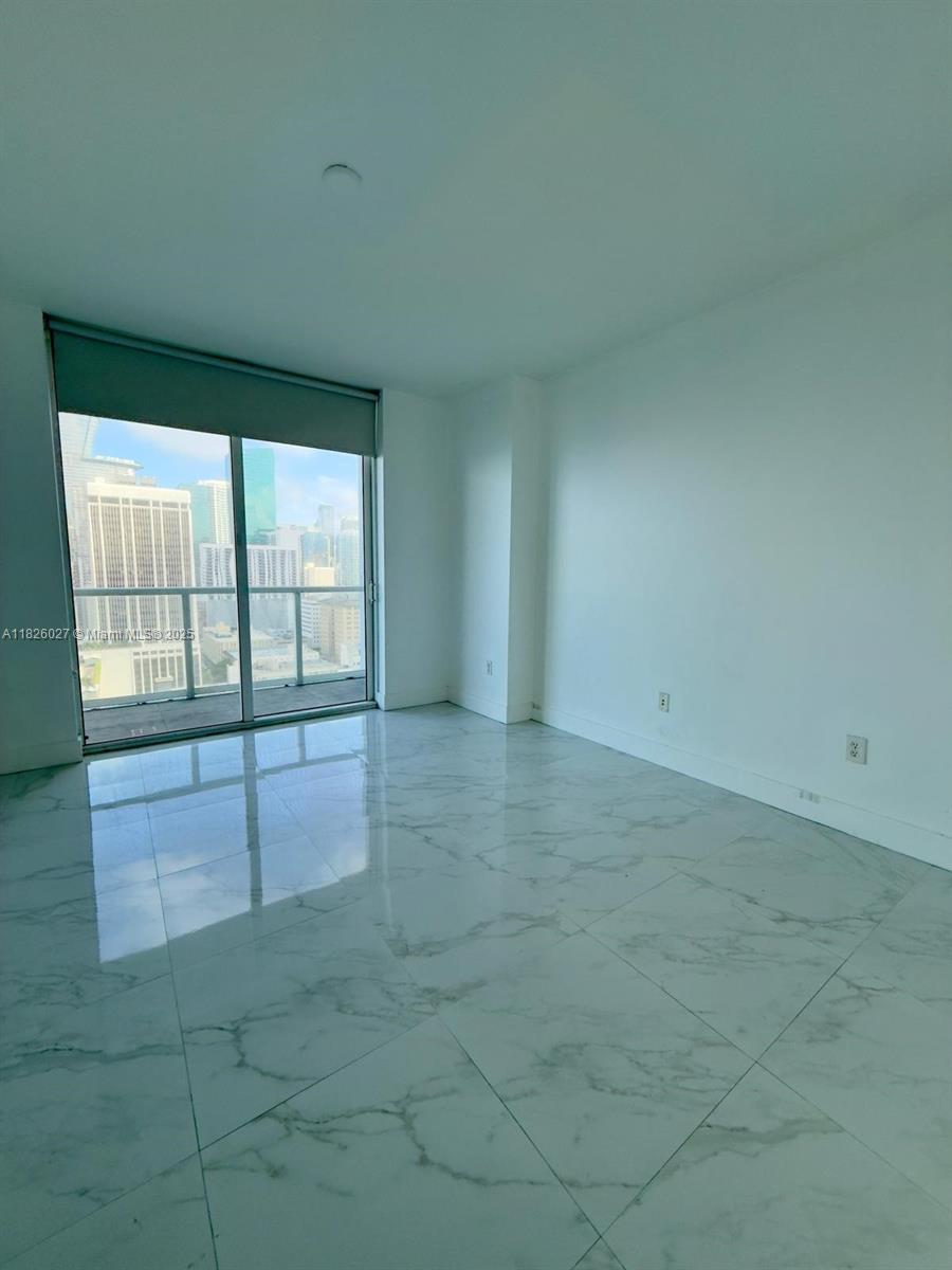 244 Biscayne Blvd #2305, Miami FL 33132