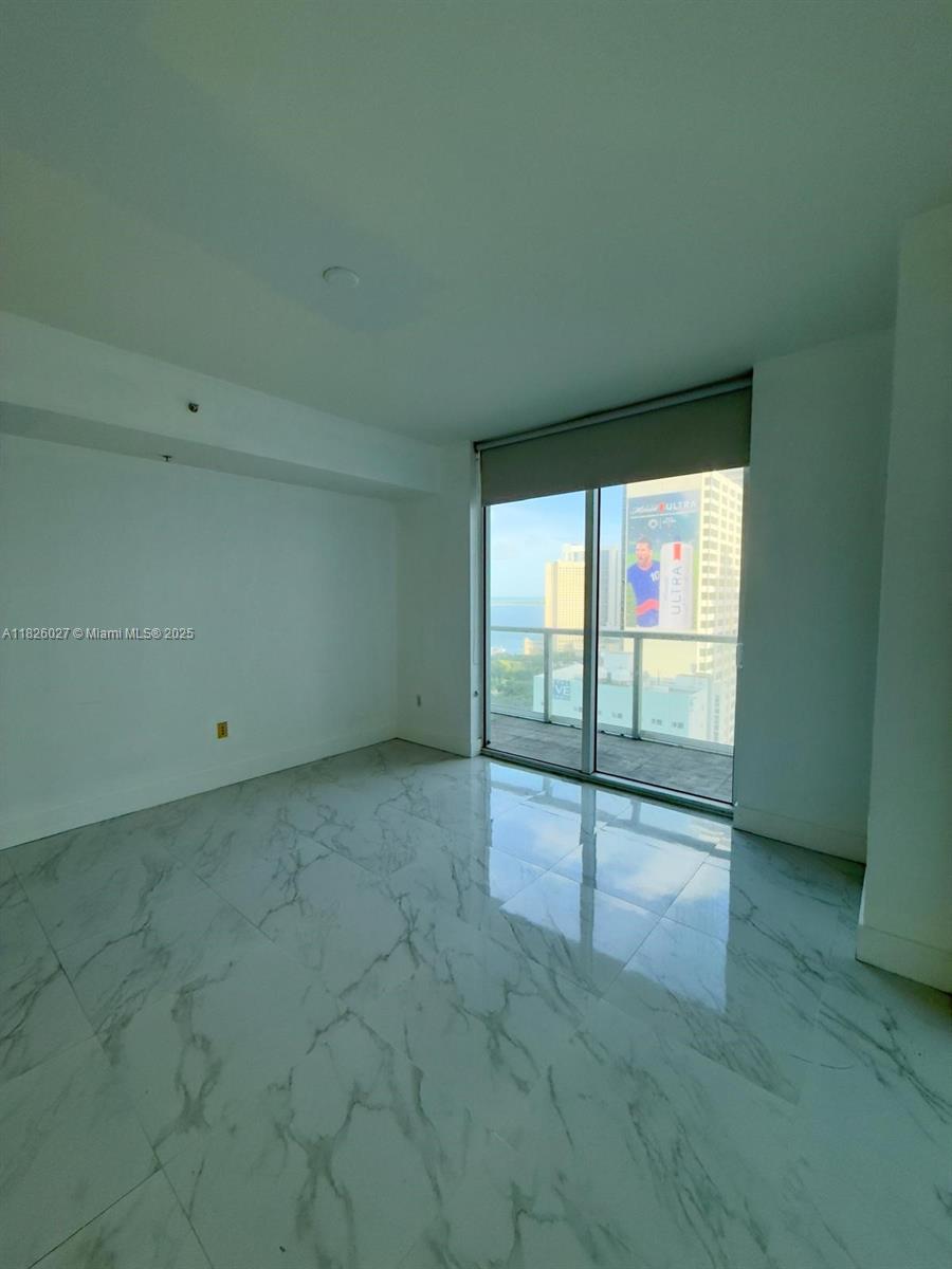 244 Biscayne Blvd #2305, Miami FL 33132