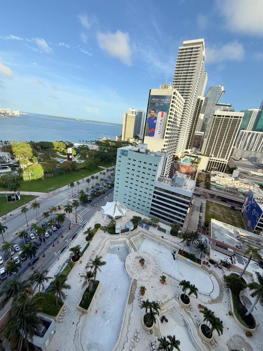 244 Biscayne Blvd #2305, Miami FL 33132