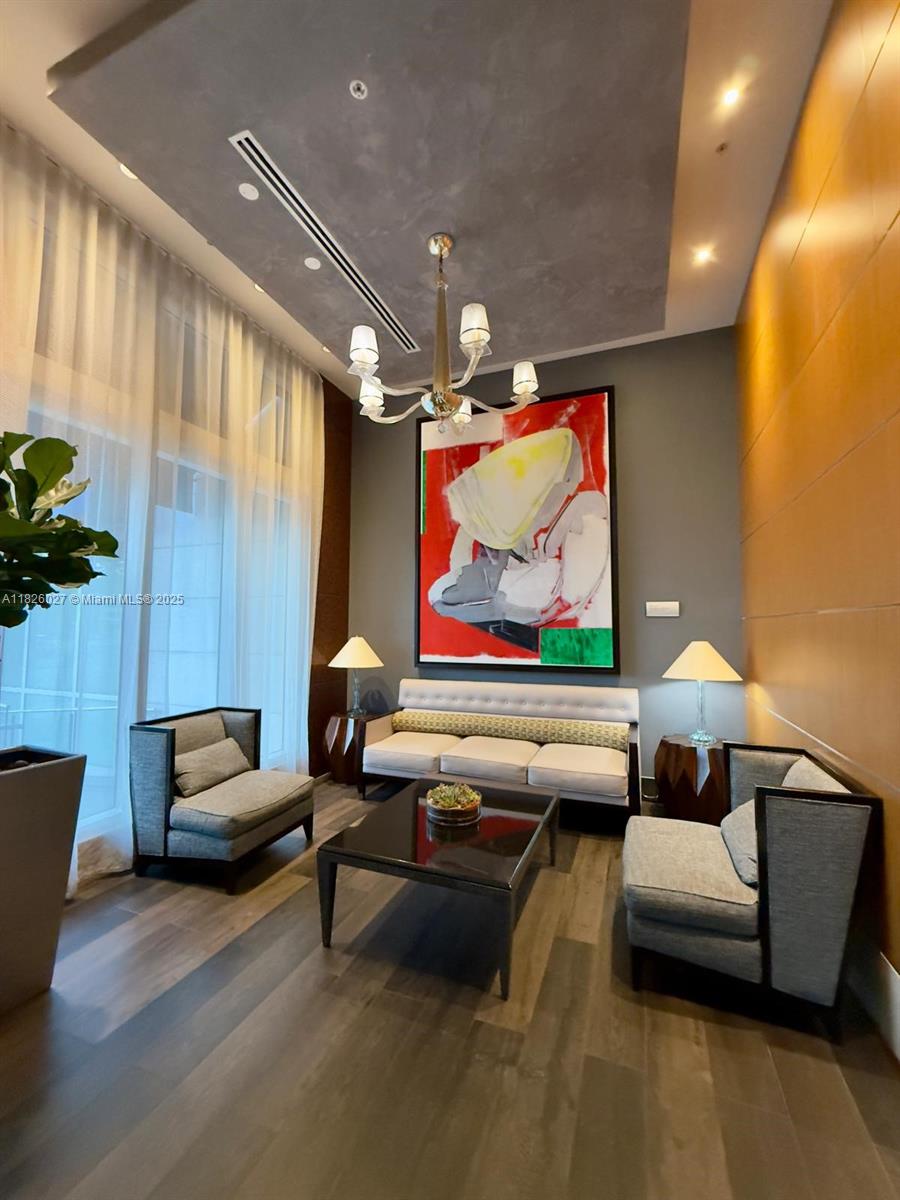 244 Biscayne Blvd #2305, Miami FL 33132