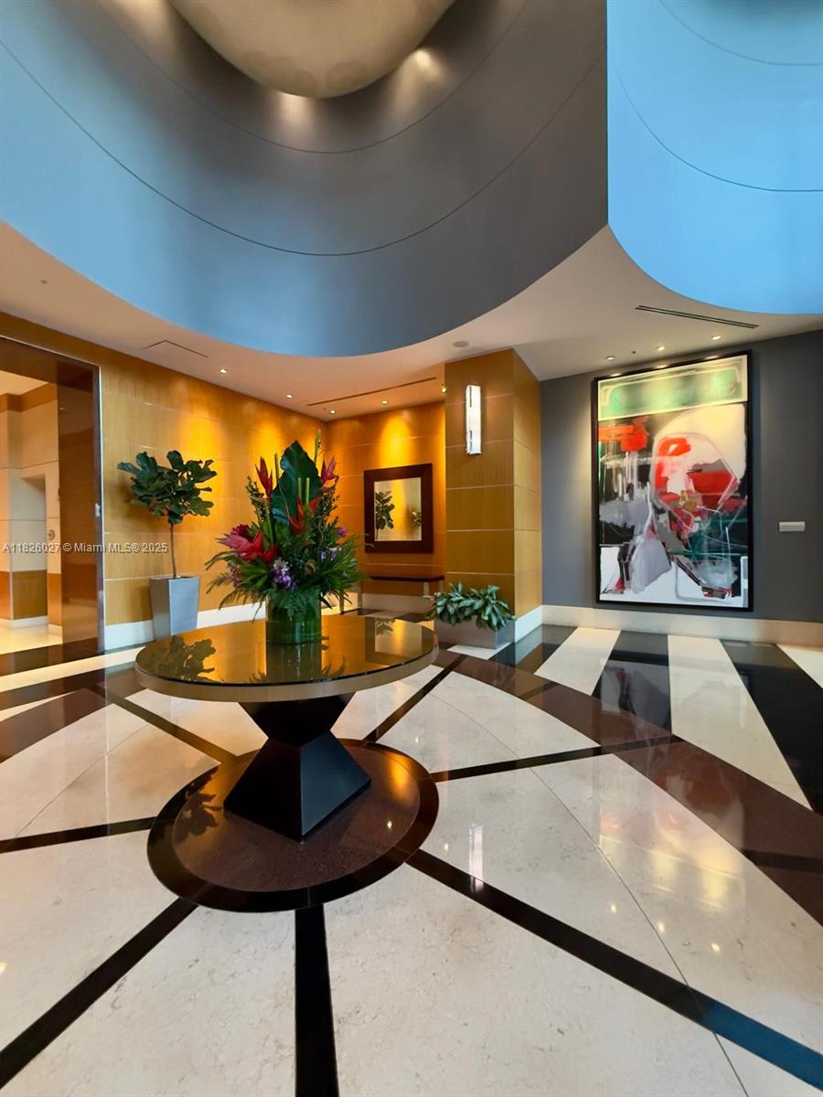244 Biscayne Blvd #2305, Miami FL 33132